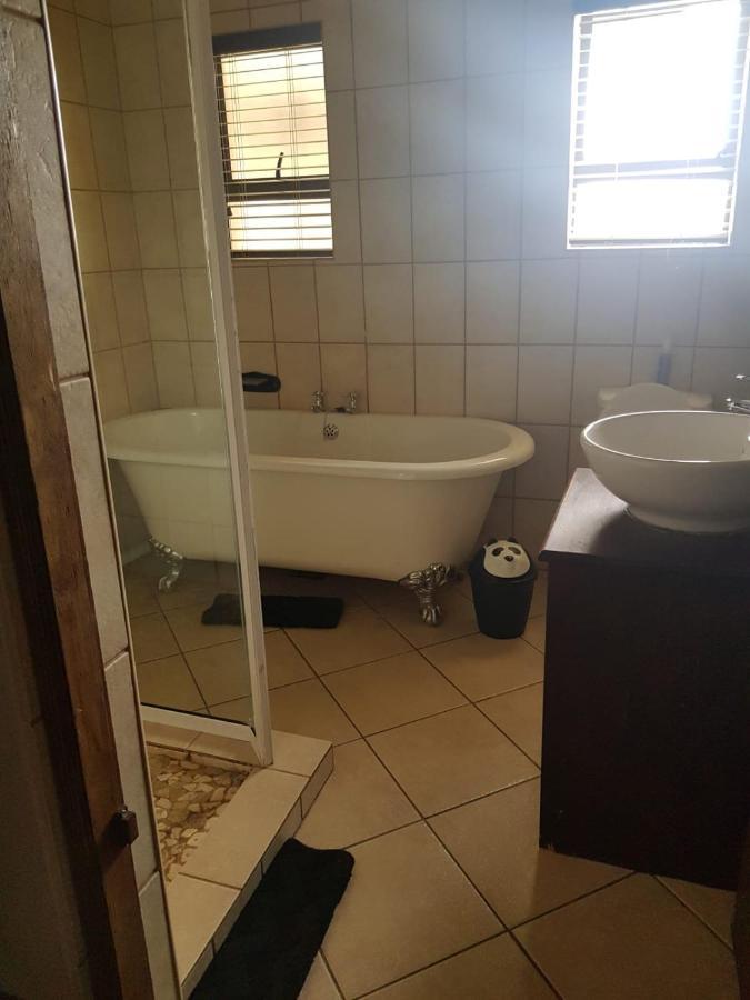 Tsessebe Guesthouse Bloemfontein Zewnętrze zdjęcie