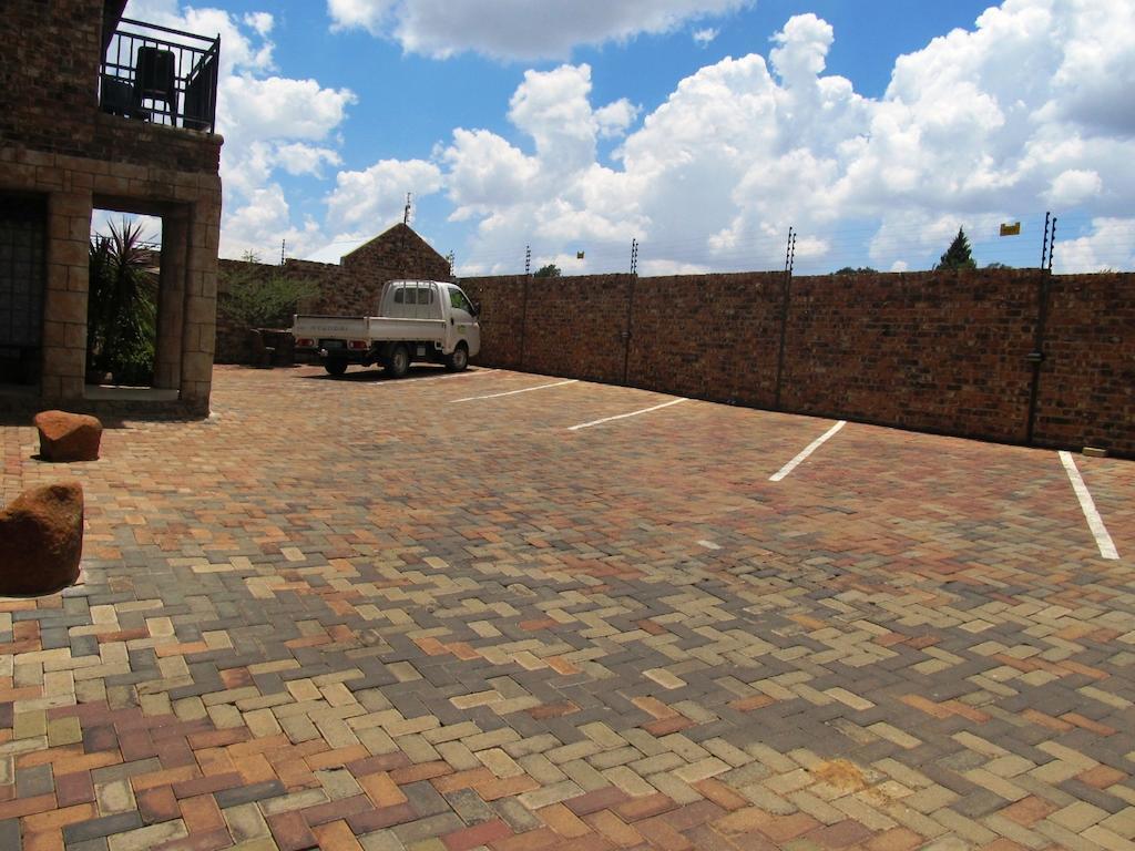 Tsessebe Guesthouse Bloemfontein Zewnętrze zdjęcie